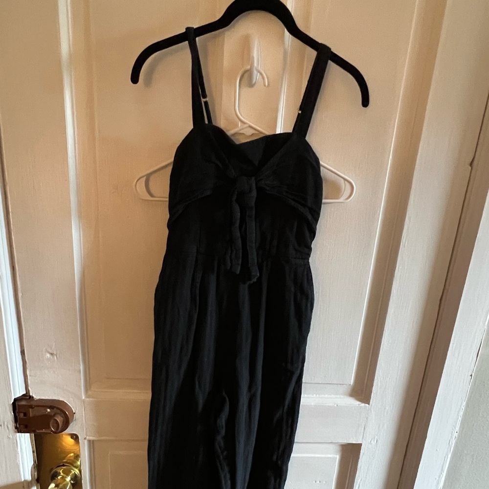 Adorable staple linen jumpsuit